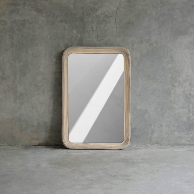 Kira Mirror