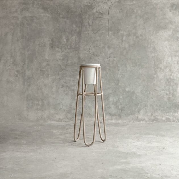 Oasis Pot with Stand